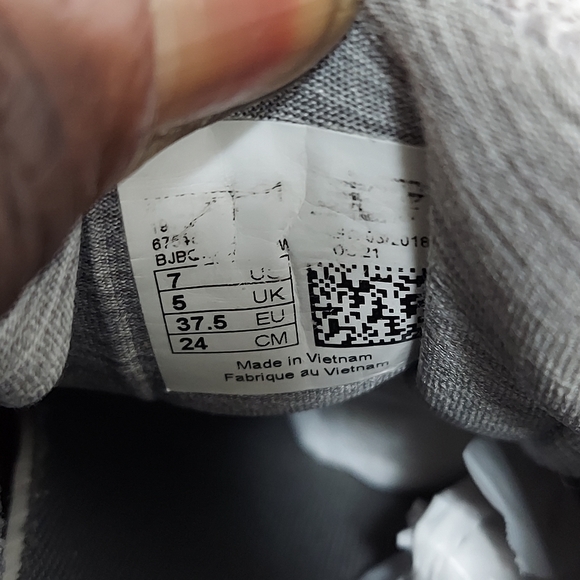 New Balance Arishi Fresh Foam Gray Running Sneakers Women's Size 7 - Picture 11 of 11